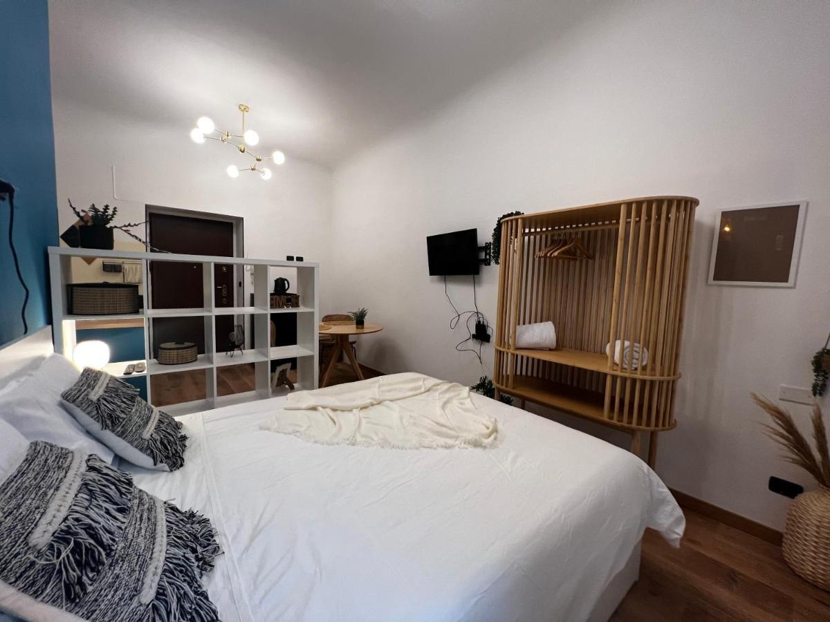 Regina Milano Ai Navigli - Sky Tv, Wifi And Breakfast Box Διαμέρισμα Εξωτερικό φωτογραφία