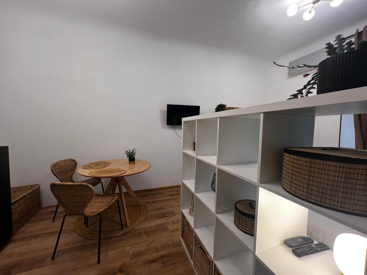 Regina Milano Ai Navigli - Sky Tv, Wifi And Breakfast Box Διαμέρισμα Εξωτερικό φωτογραφία