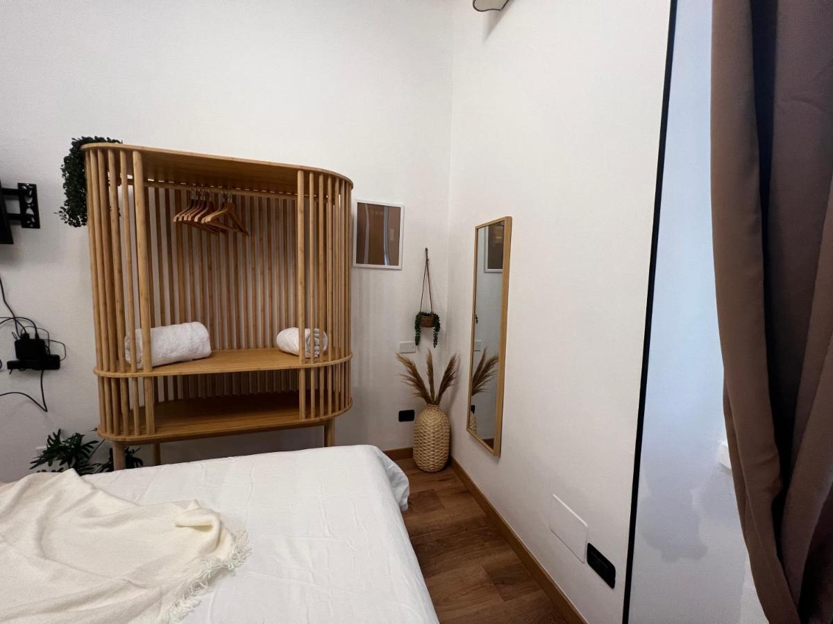Regina Milano Ai Navigli - Sky Tv, Wifi And Breakfast Box Διαμέρισμα Εξωτερικό φωτογραφία