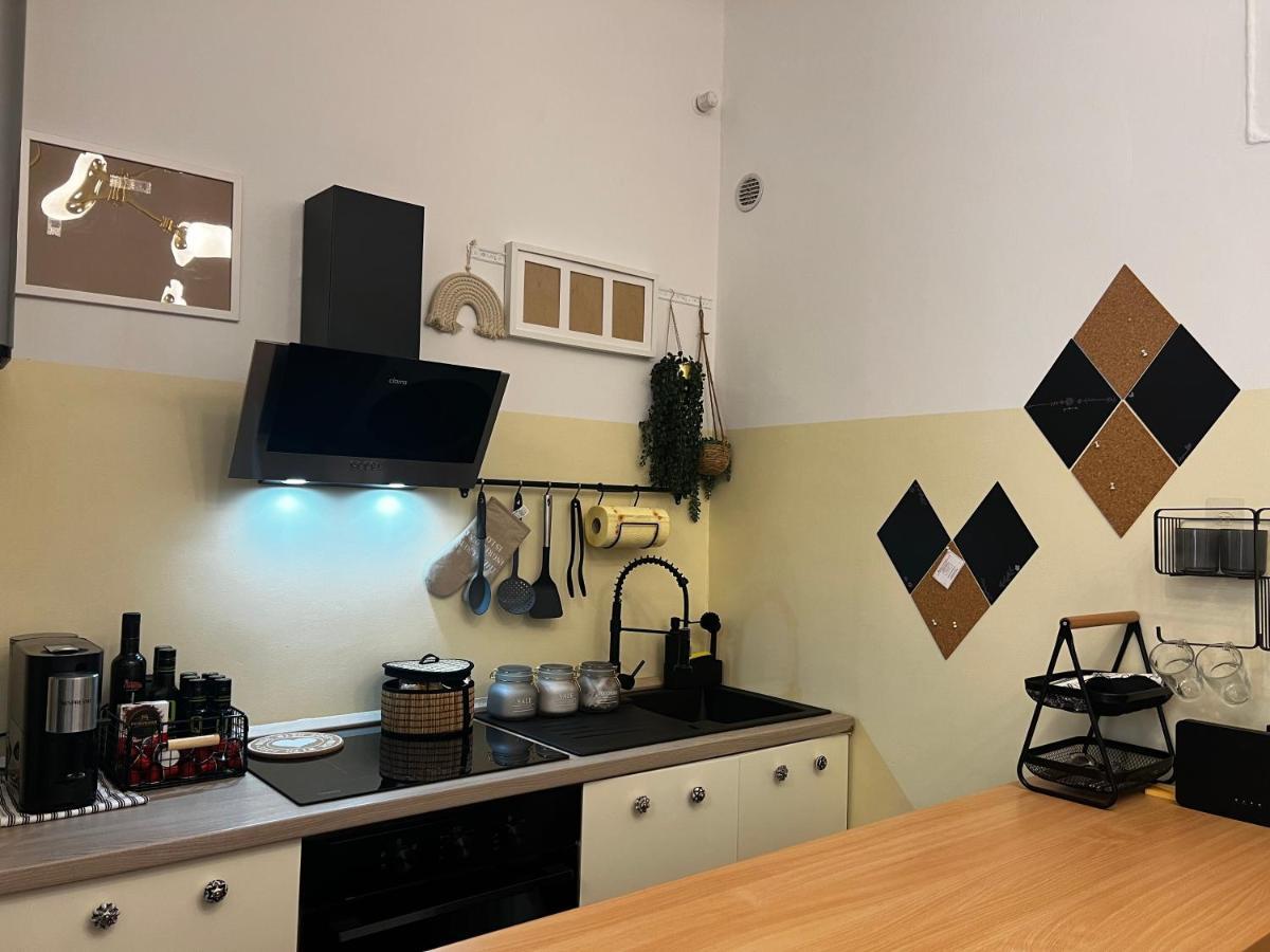 Regina Milano Ai Navigli - Sky Tv, Wifi And Breakfast Box Διαμέρισμα Εξωτερικό φωτογραφία